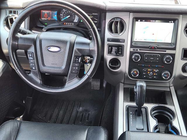2017 Ford Expedition Vehicle Photo in DENTON, TX 76210-9321