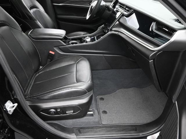 2023 Jeep Grand Cherokee 4xe Vehicle Photo in Cedar Rapids, IA 52402