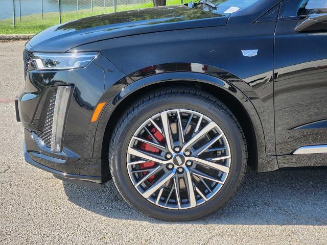 2024 Cadillac XT6 Vehicle Photo in DENTON, TX 76210-9321