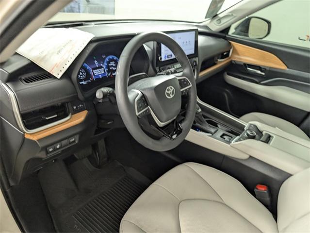 2024 Toyota Grand Highlander Vehicle Photo in ENGLEWOOD, CO 80113-6708