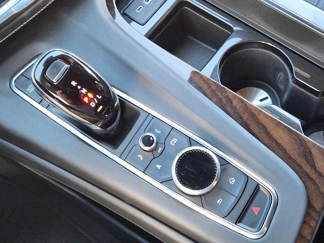 2022 Cadillac Escalade Vehicle Photo in DENTON, TX 76210-9321