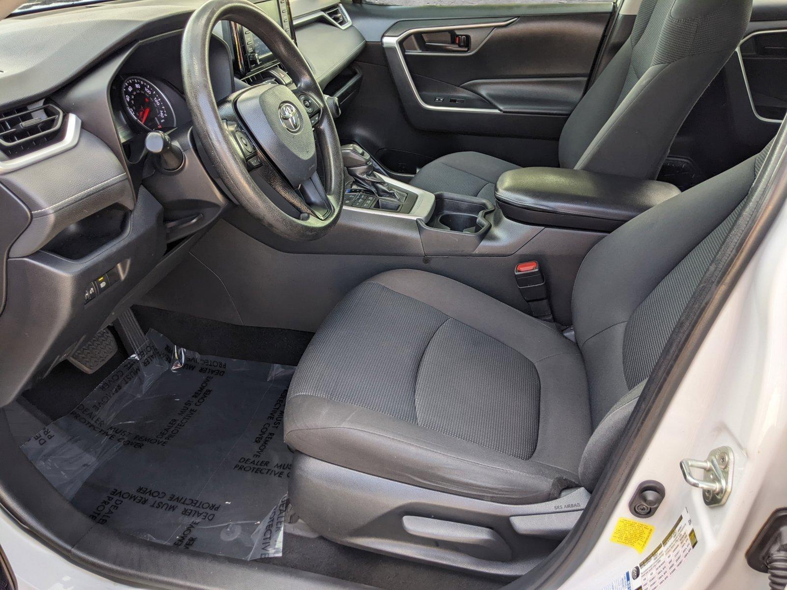 2020 Toyota RAV4 Vehicle Photo in Pembroke Pines , FL 33084