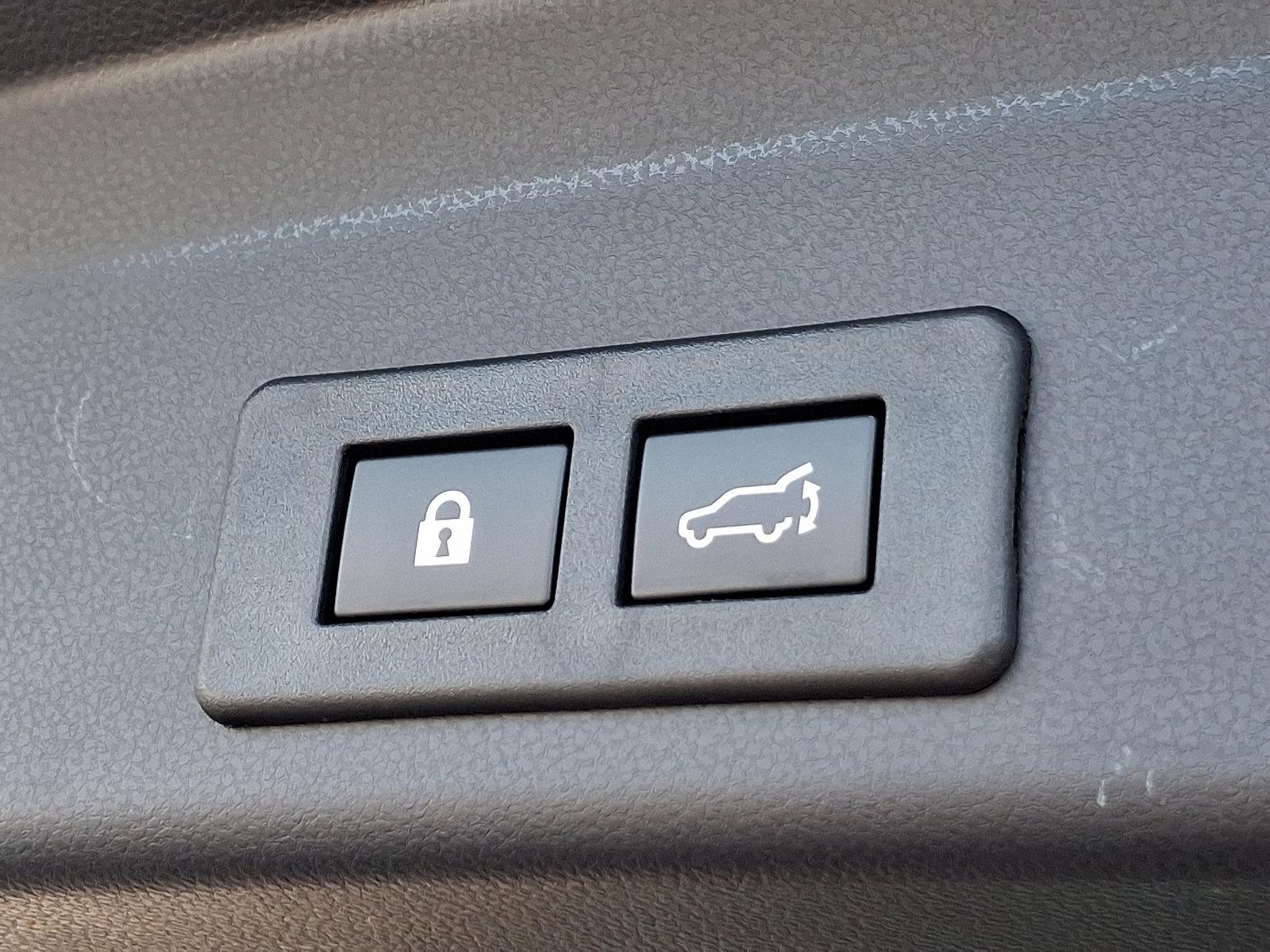 2022 Subaru Ascent Vehicle Photo in Trevose, PA 19053