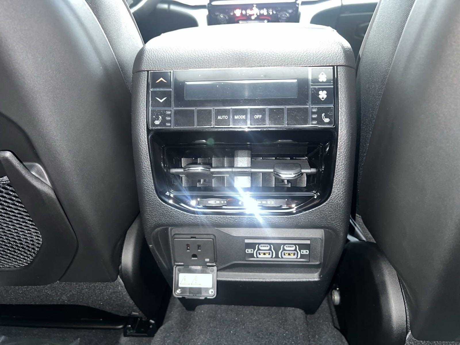 2025 Jeep Grand Cherokee L Vehicle Photo in Mechanicsburg, PA 17050-1707