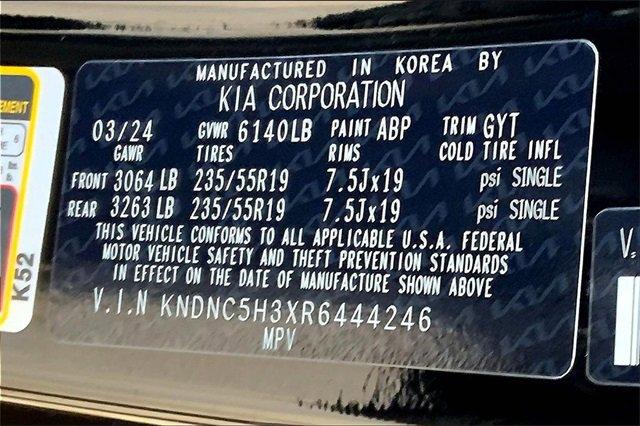 2024 Kia Carnival Vehicle Photo in TOPEKA, KS 66609-0000