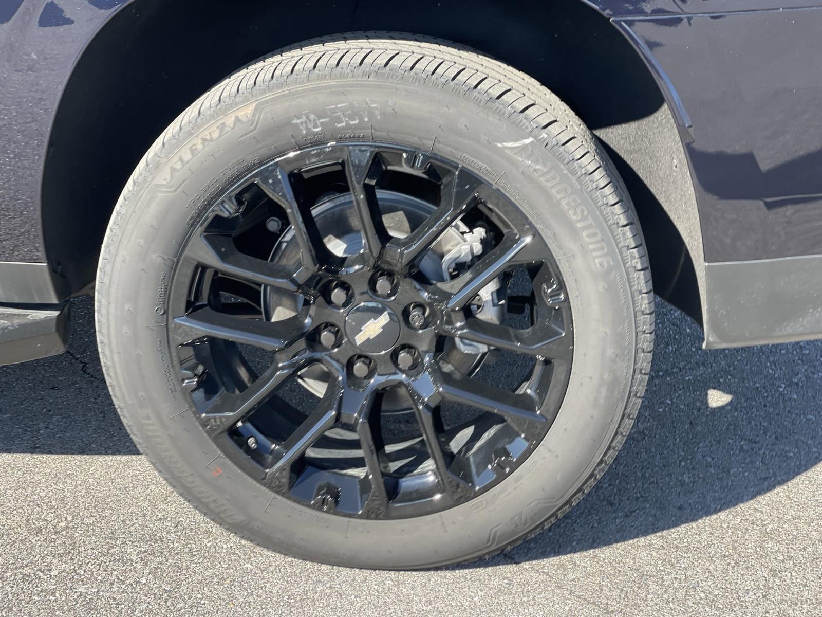 2024 Chevrolet Suburban Vehicle Photo in BENTONVILLE, AR 72712-4322