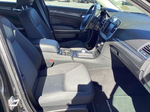 2022 Chrysler 300 Vehicle Photo in Gardner, MA 01440