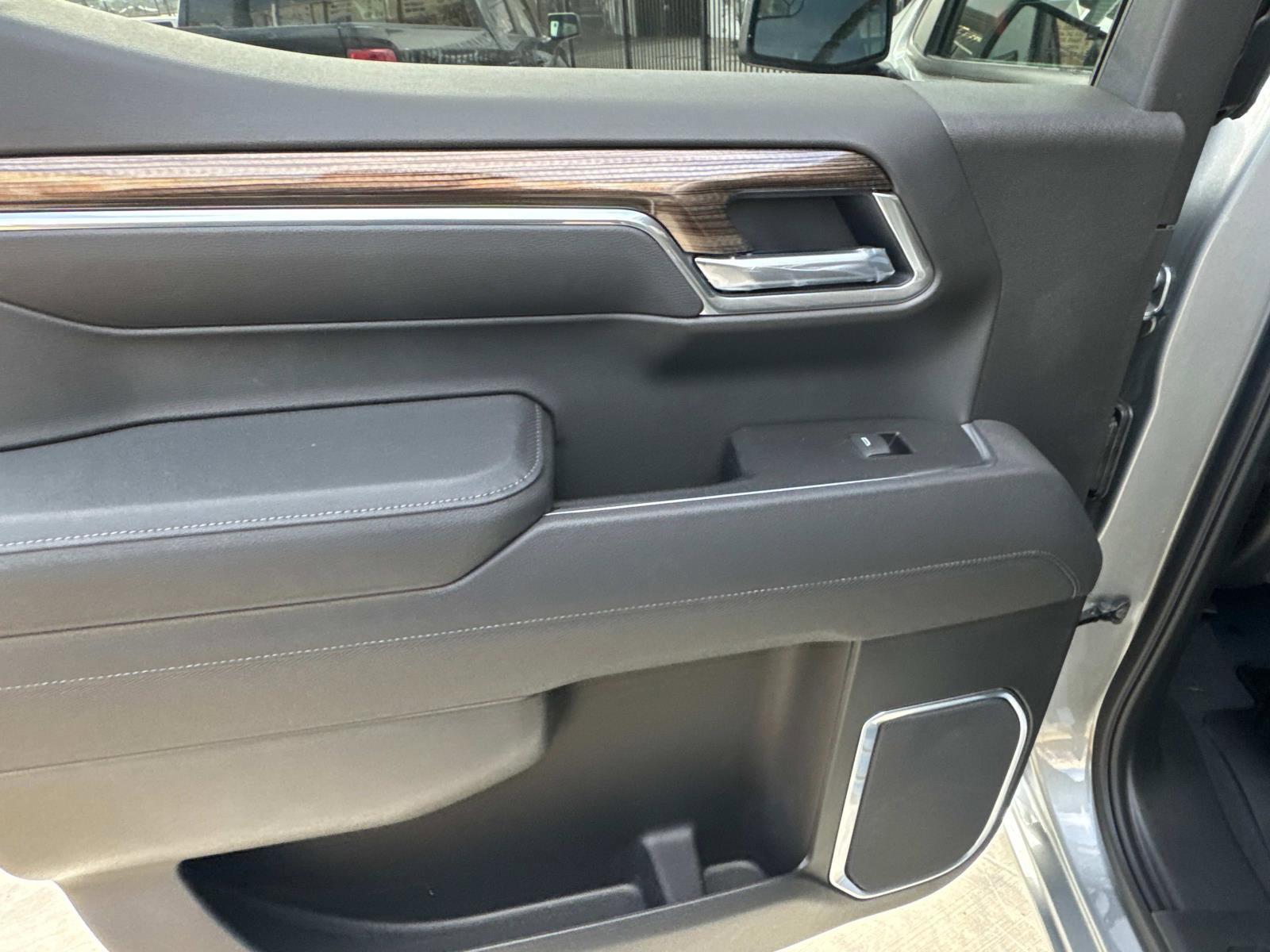 2025 Chevrolet Silverado 1500 Vehicle Photo in LOS ANGELES, CA 90007-3794