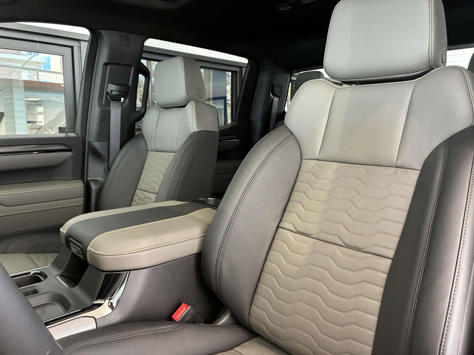 2025 Chevrolet Silverado 1500 Vehicle Photo in LOS ANGELES, CA 90007-3794