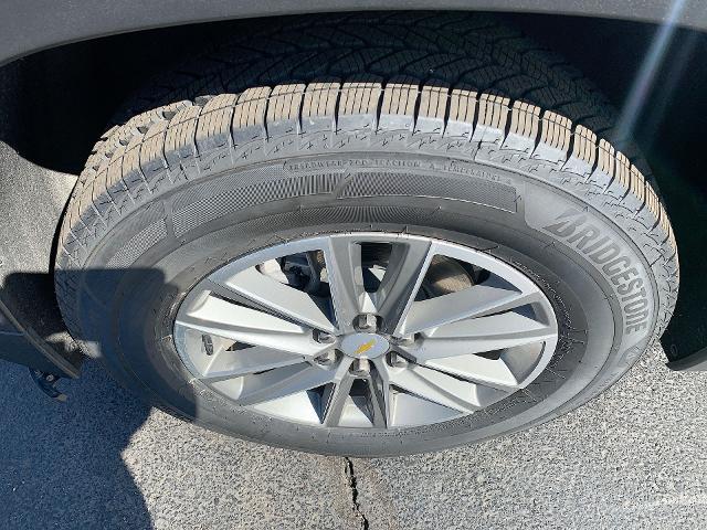 2022 Chevrolet Traverse Vehicle Photo in MOON TOWNSHIP, PA 15108-2571