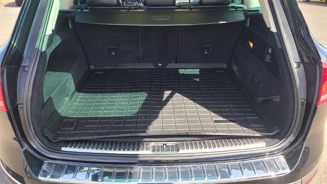 2016 Volkswagen Touareg Vehicle Photo in FLAGSTAFF, AZ 86001-6214