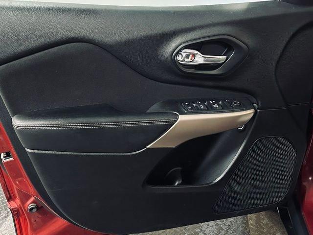 2017 Jeep Cherokee Vehicle Photo in MEDINA, OH 44256-9631
