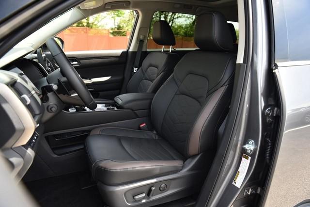 2025 Nissan Pathfinder Vehicle Photo in Ballwin, MO 63011