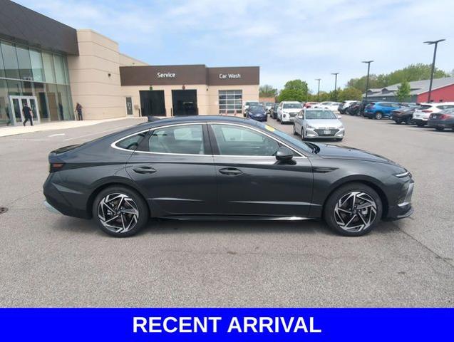 2025 Hyundai SONATA Vehicle Photo in Merrillville, IN 46410