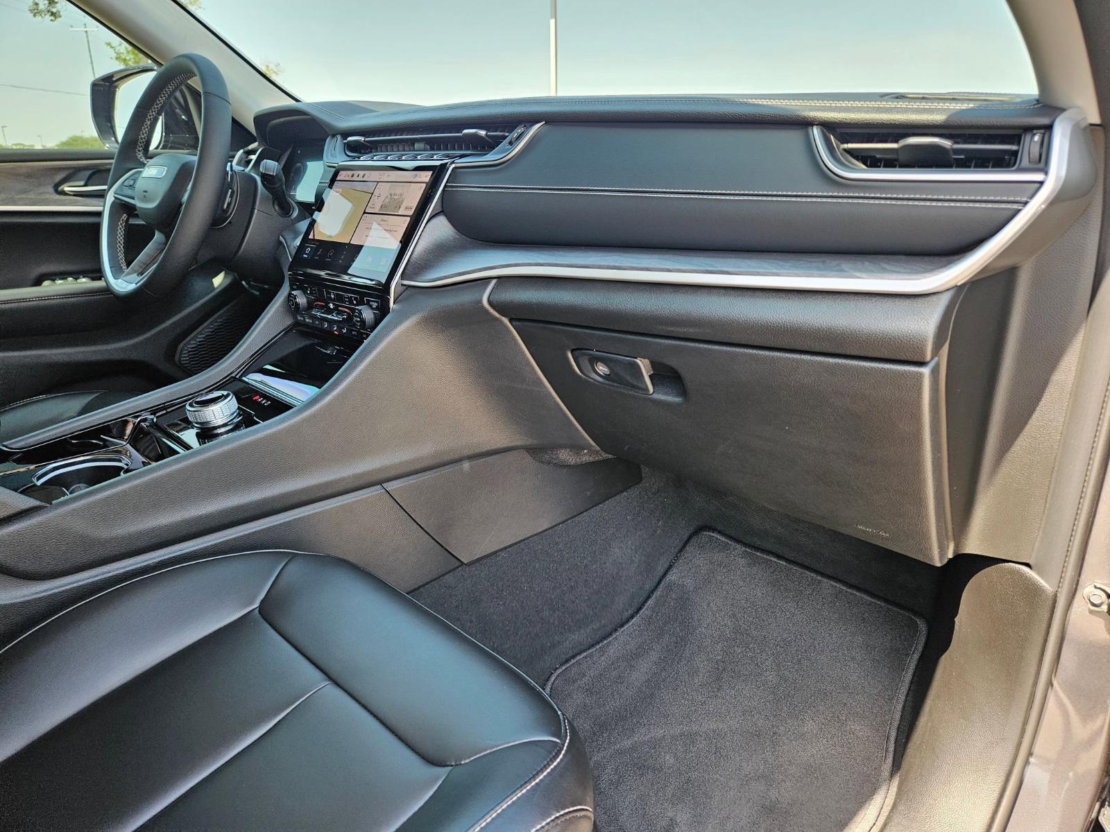 2023 Jeep Grand Cherokee Vehicle Photo in Seguin, TX 78155