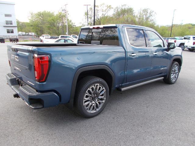 2025 GMC Sierra 1500 Vehicle Photo in LOWELL, MA 01852-4336