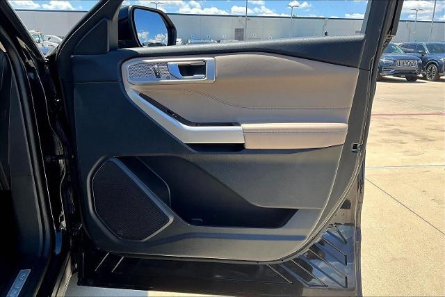 2023 Ford Explorer Vehicle Photo in Grapevine, TX 76051