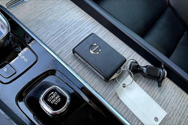 2022 Volvo XC60 Vehicle Photo in Houston, TX 77007