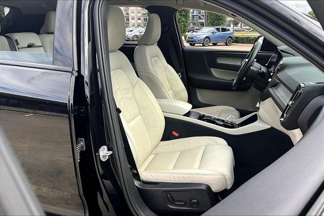 2024 Volvo XC40 Vehicle Photo in Houston, TX 77007