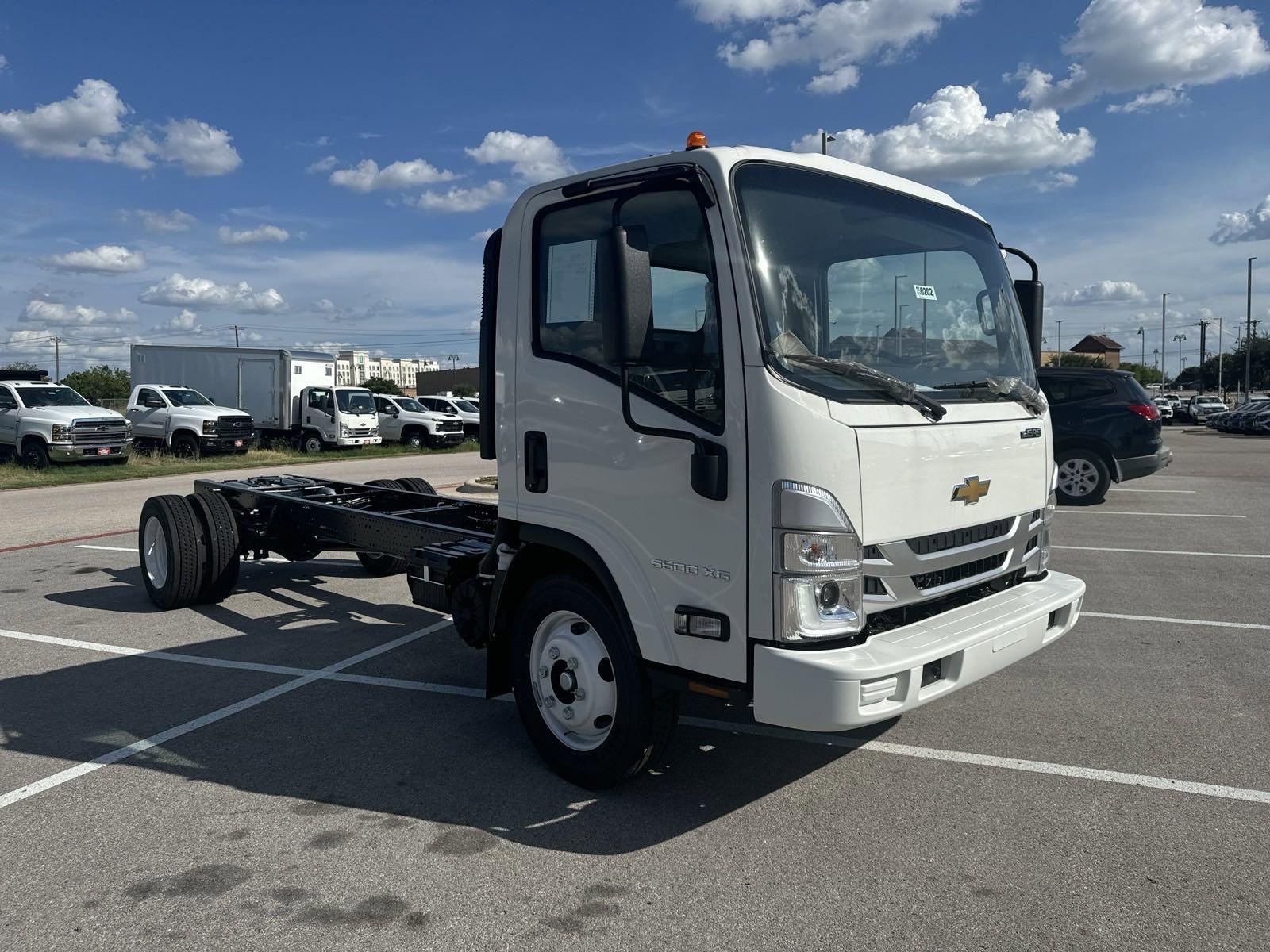 2025 Chevrolet Low Cab Forward 5500 XG Vehicle Photo in GEORGETOWN, TX 78626-7508