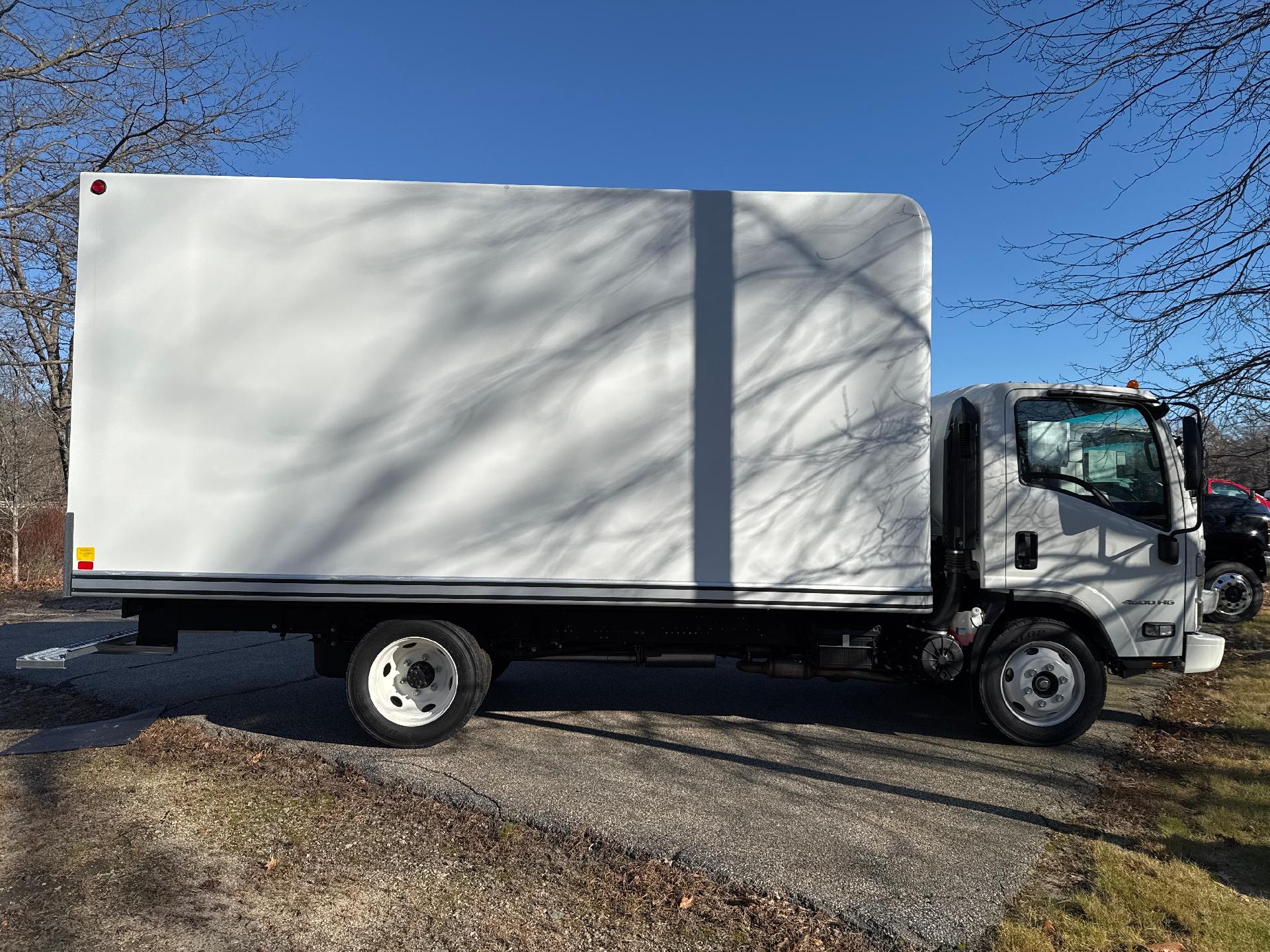 2024 Chevrolet Low Cab Forward 4500 Vehicle Photo in SOUTH PORTLAND, ME 04106-1997