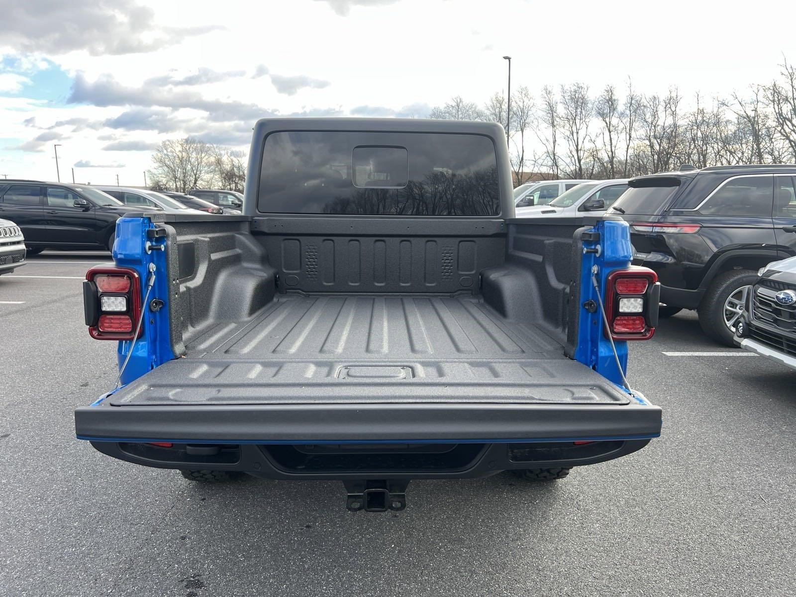2025 Jeep Gladiator Vehicle Photo in Mechanicsburg, PA 17050-1707