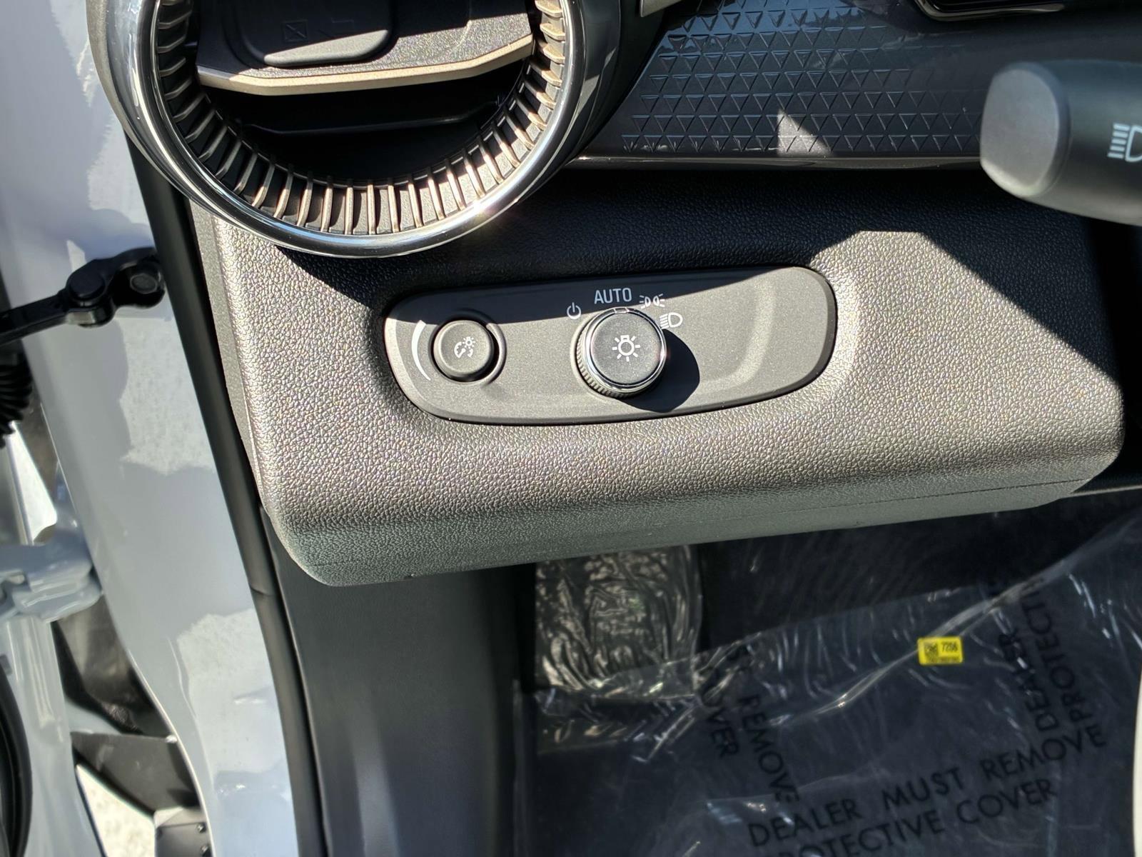 2025 Chevrolet Trax Vehicle Photo in LOS ANGELES, CA 90007-3794