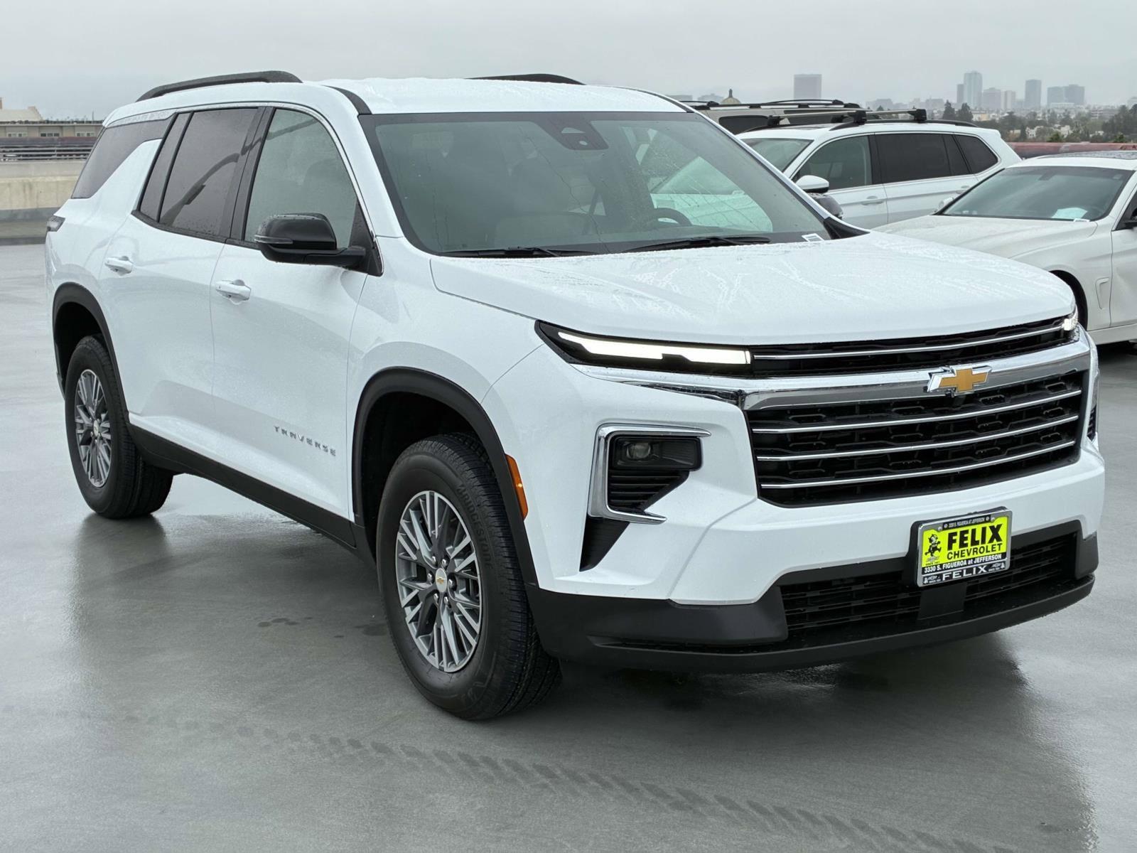 2025 Chevrolet Traverse Vehicle Photo in LOS ANGELES, CA 90007-3794