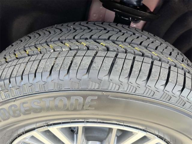 2025 Chevrolet Traverse Vehicle Photo in ALCOA, TN 37701-3235