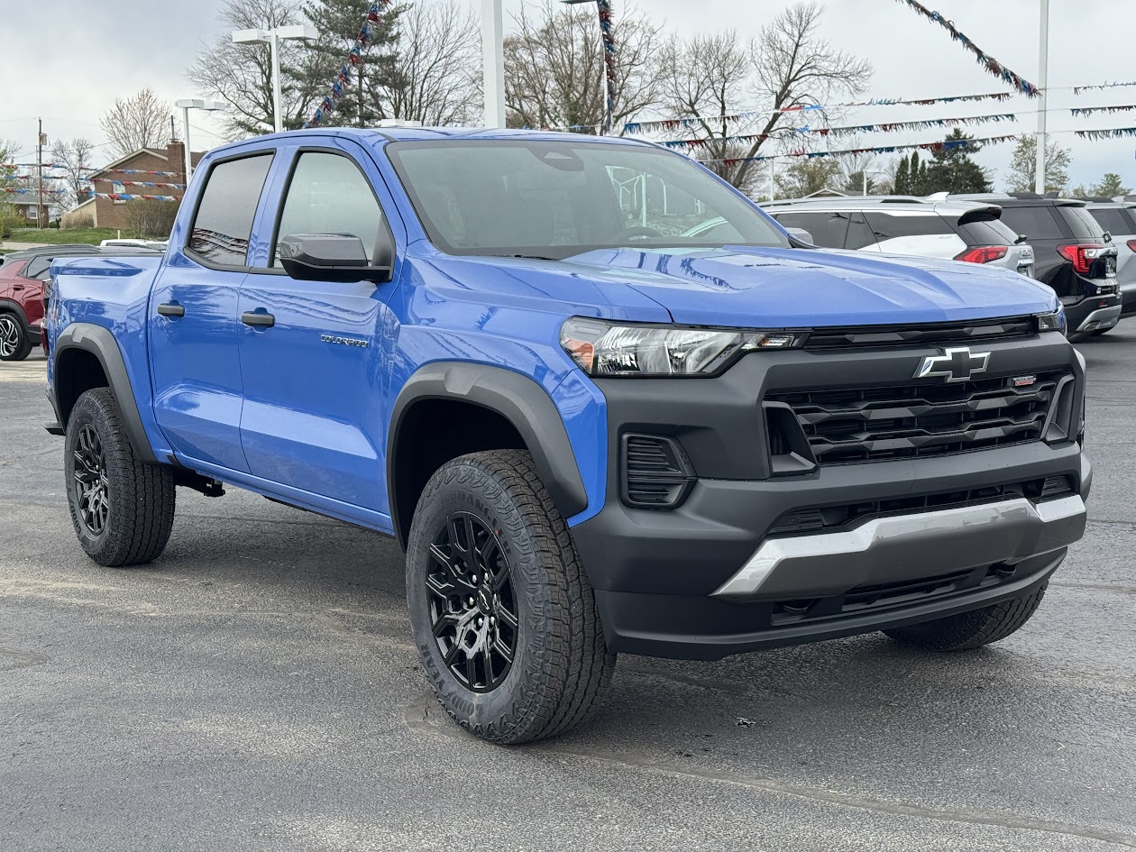 2025 Chevrolet Colorado Vehicle Photo in BOONVILLE, IN 47601-9633