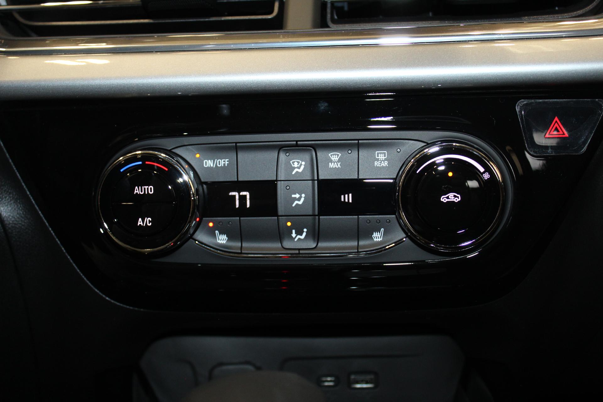 2025 Chevrolet Trax Vehicle Photo in NORTHAMPTON, MA 01060-1120