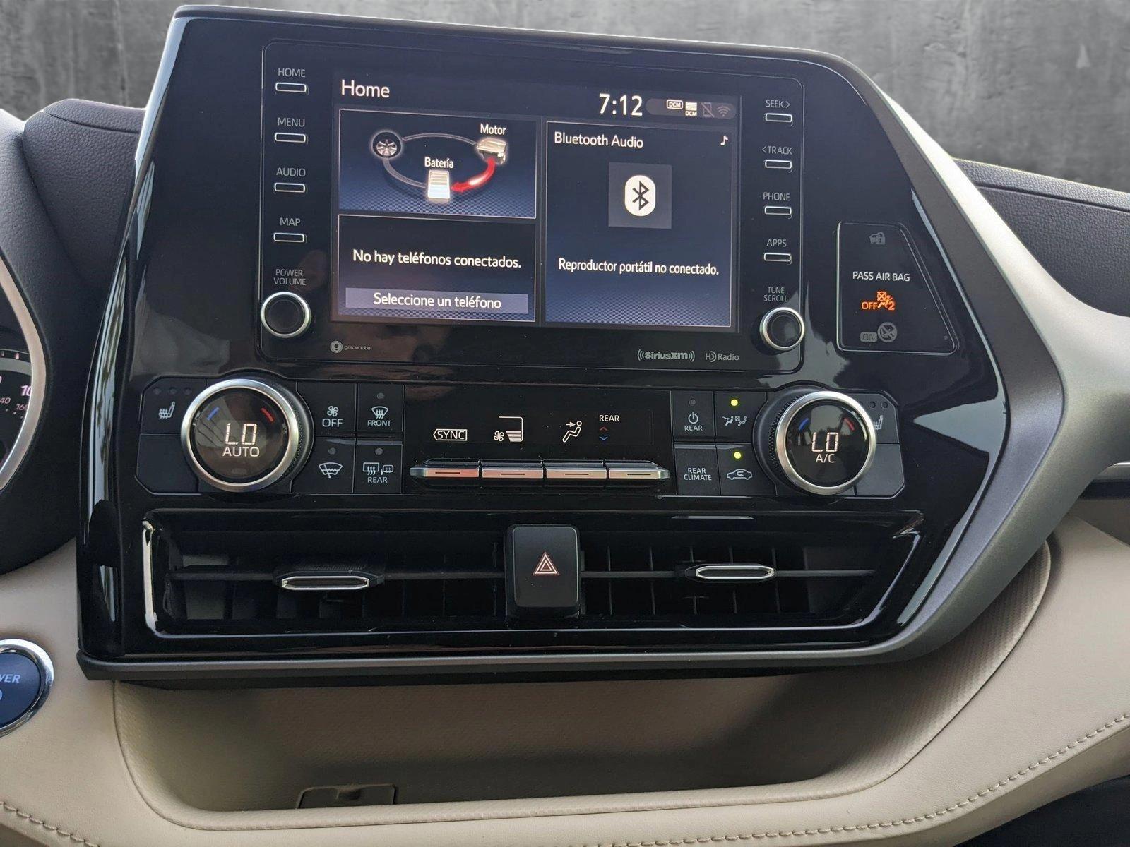 2022 Toyota Highlander Vehicle Photo in Davie, FL 33331