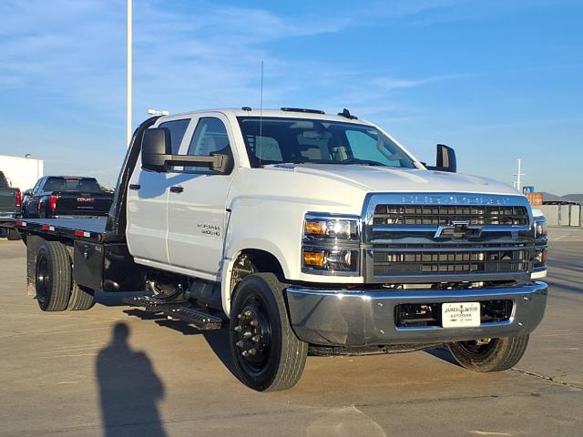 2024 Chevrolet Silverado Chassis Cab Vehicle Photo in Denton, TX 76205
