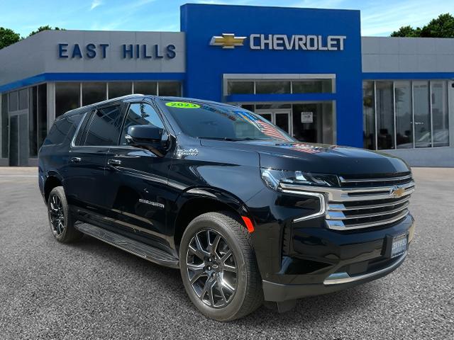 2023 Chevrolet Suburban Vehicle Photo in Roslyn, NY 11576