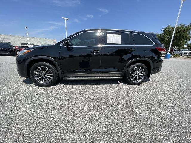 2019 Toyota Highlander Vehicle Photo in BENTONVILLE, AR 72712-4322