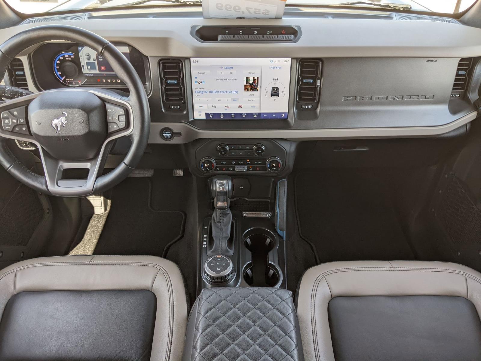 2024 Ford Bronco Vehicle Photo in Seguin, TX 78155
