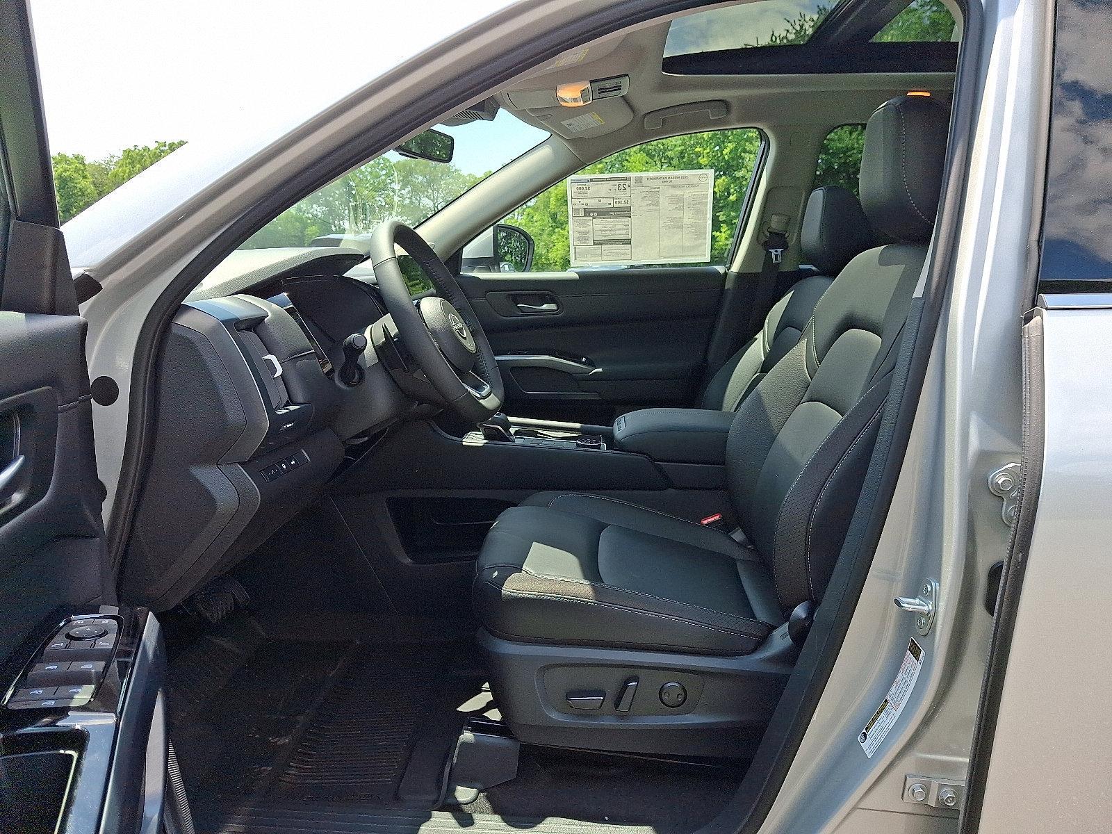 2025 Nissan Pathfinder Vehicle Photo in Mechanicsburg, PA 17050-2306