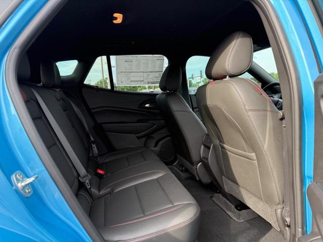2025 Chevrolet Trax Vehicle Photo in COLUMBIA, MO 65203-3903