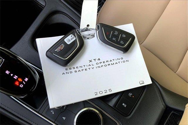 2025 Cadillac XT4 Vehicle Photo in KANSAS CITY, MO 64114-4545