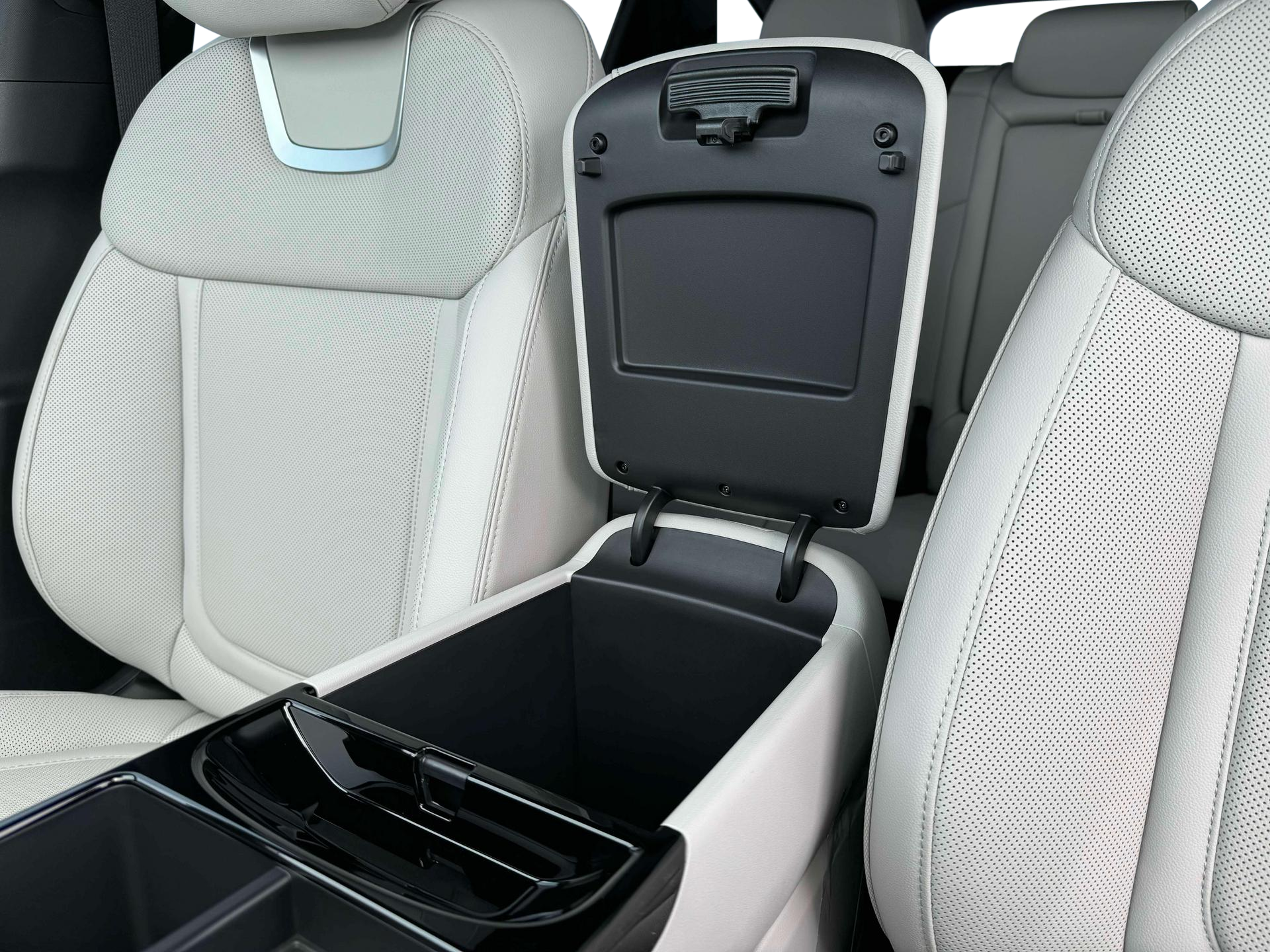 2025 Hyundai TUCSON Hybrid Vehicle Photo in Philadelphia, PA 19116