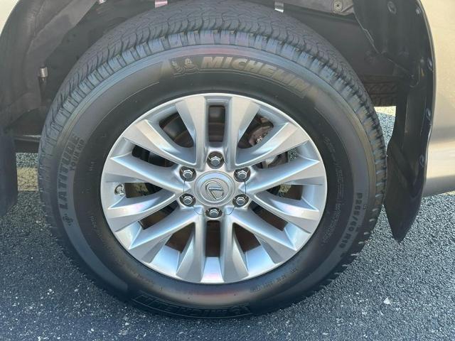 2022 Lexus GX 460 Vehicle Photo in COLUMBIA, MO 65203-3903