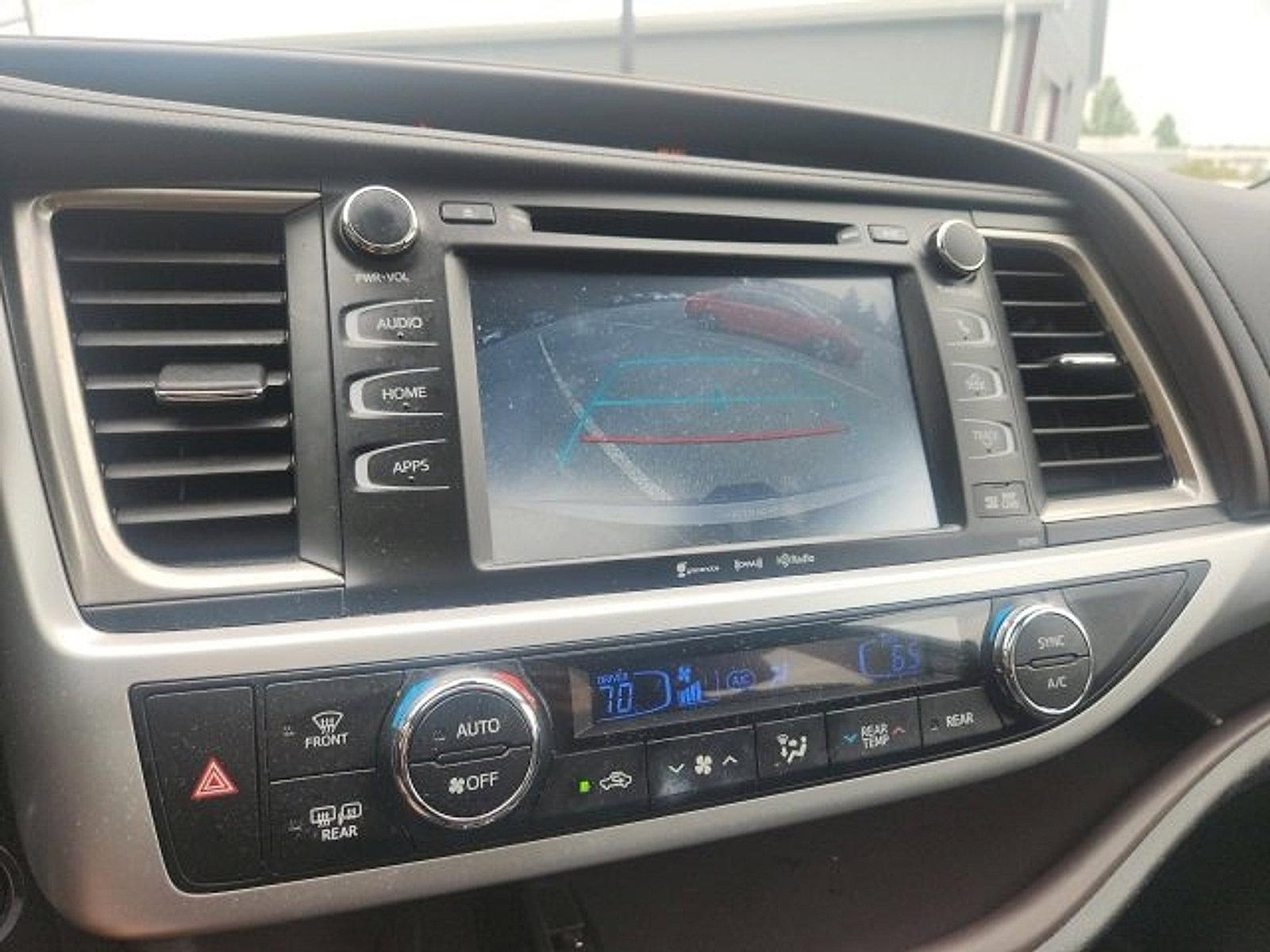 2019 Toyota Highlander Vehicle Photo in Harrisburg, PA 17111