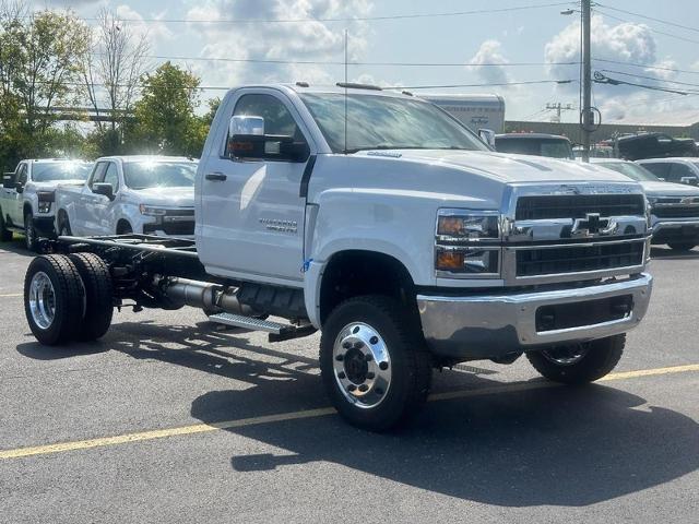 2024 Chevrolet Silverado 5500 HD Vehicle Photo in COLUMBIA, MO 65203-3903