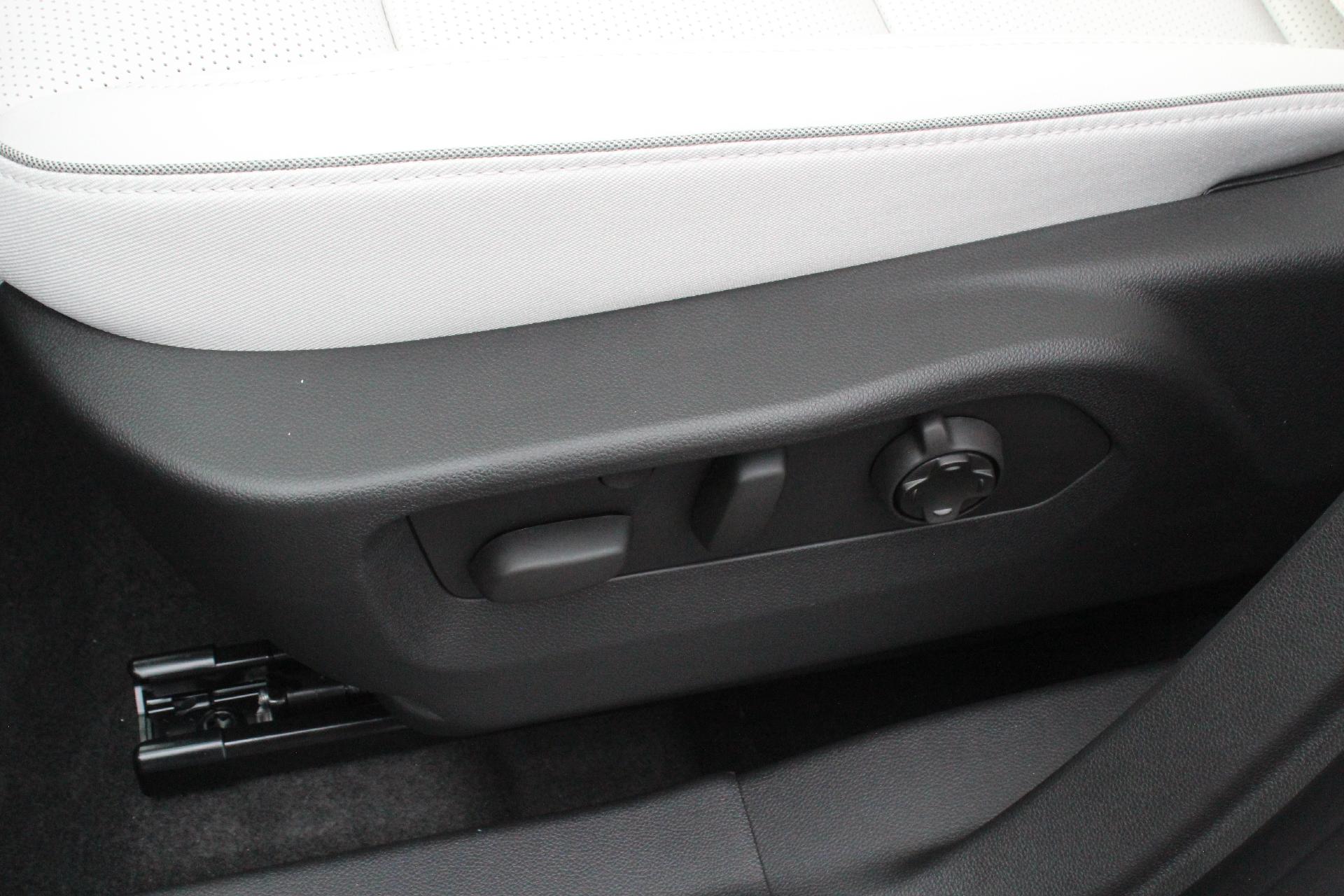 2025 Buick Envision Vehicle Photo in AURORA, CO 80012-4011