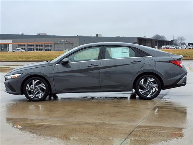 2025 Hyundai ELANTRA Vehicle Photo in Peoria, IL 61615