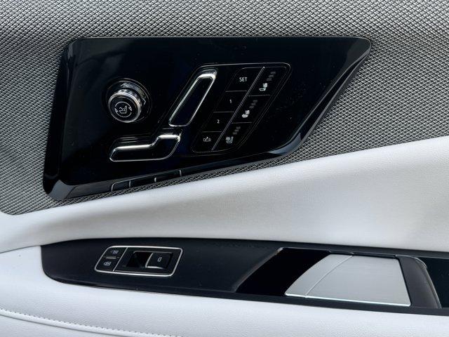 2025 Cadillac OPTIQ Vehicle Photo in LEOMINSTER, MA 01453-2952