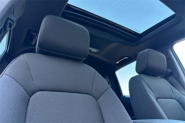 2025 GMC Canyon Vehicle Photo in ELK GROVE, CA 95757-8703
