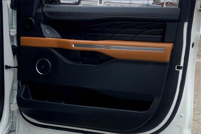 2024 Ford Expedition Vehicle Photo in TOPEKA, KS 66609-0000