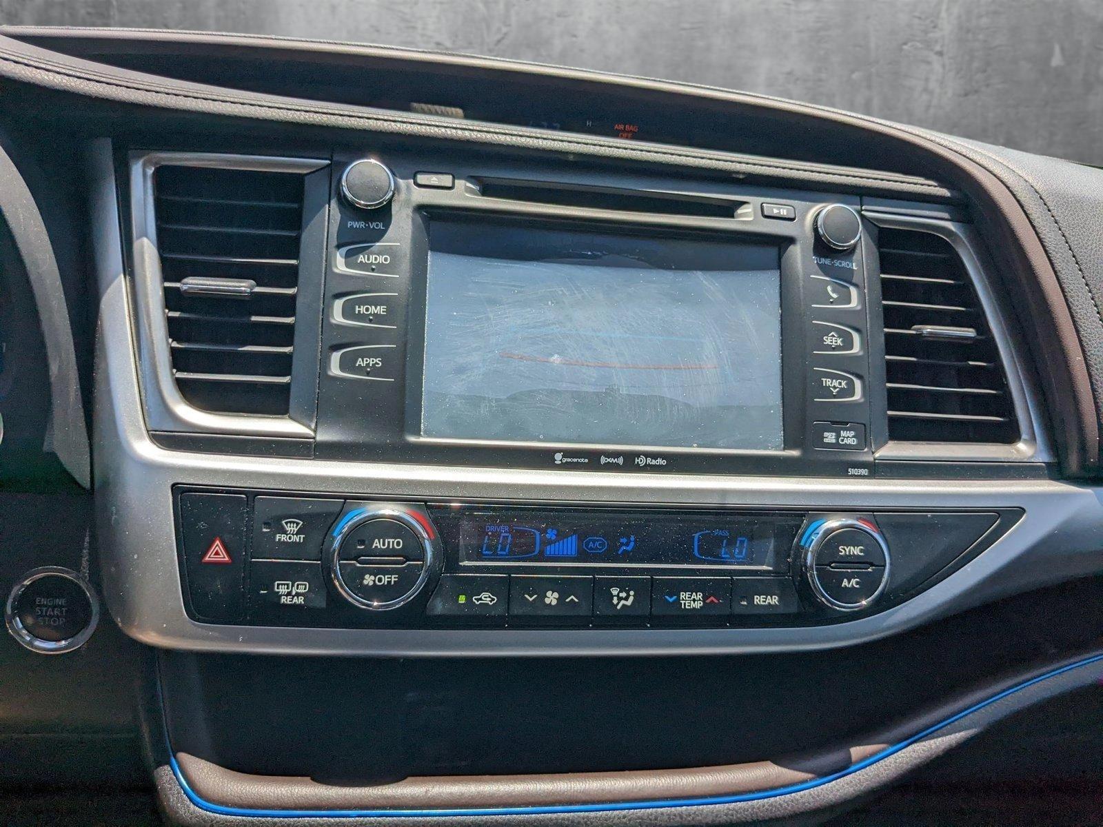 2019 Toyota Highlander Vehicle Photo in Davie, FL 33331