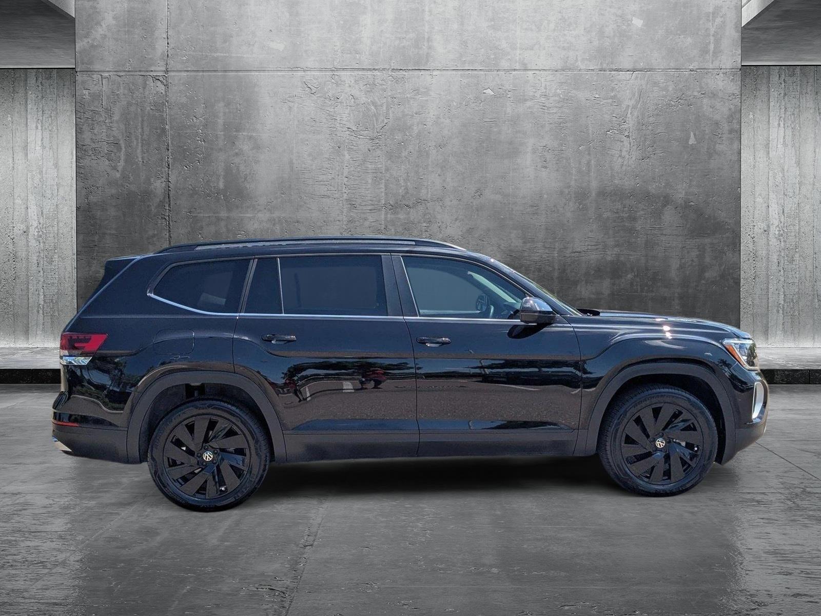 2024 Volkswagen Atlas Vehicle Photo in Wesley Chapel, FL 33544